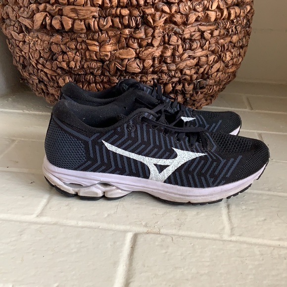 Mizuno Shoes - Mizuno Running Sneakers